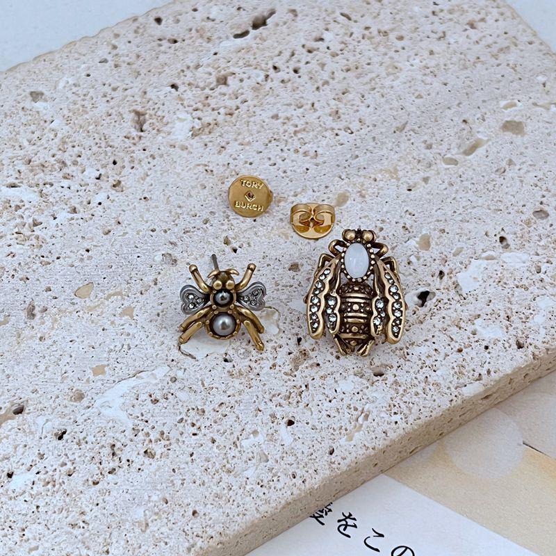 European & American Fashion Asymmetrical Matte Gold Rhinestone Spider Bee Stud Earrings