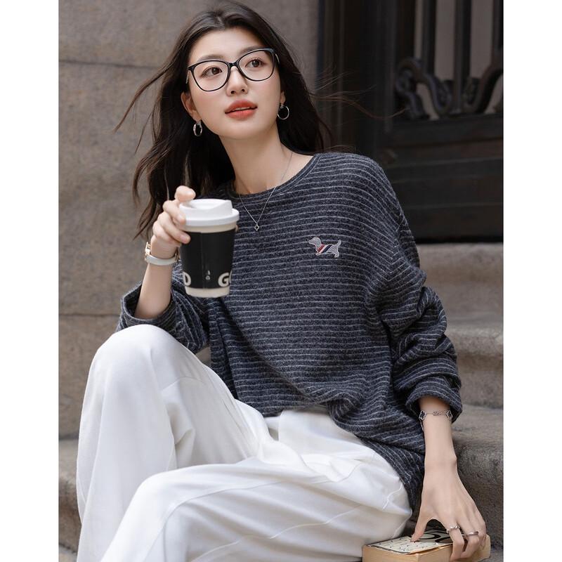 

Demana Women s Embroidered Round Neck Winter Sweatshirt XL