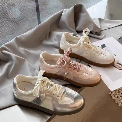 Women's Premium Designer Sneakers Light Comfortable Lace-Up Flats Casual Walking Shoes Fashion Ladies Shoes