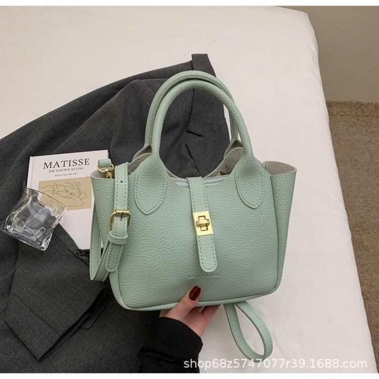 Korean version ins portable small bag women's 2025 new casual fashion bucket bag women's work shoulder messenger bag