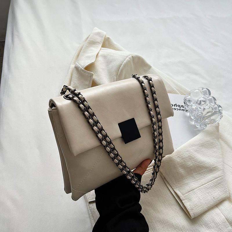 

Diamond Crossbody Bag Retro Underarm Chain Rice White