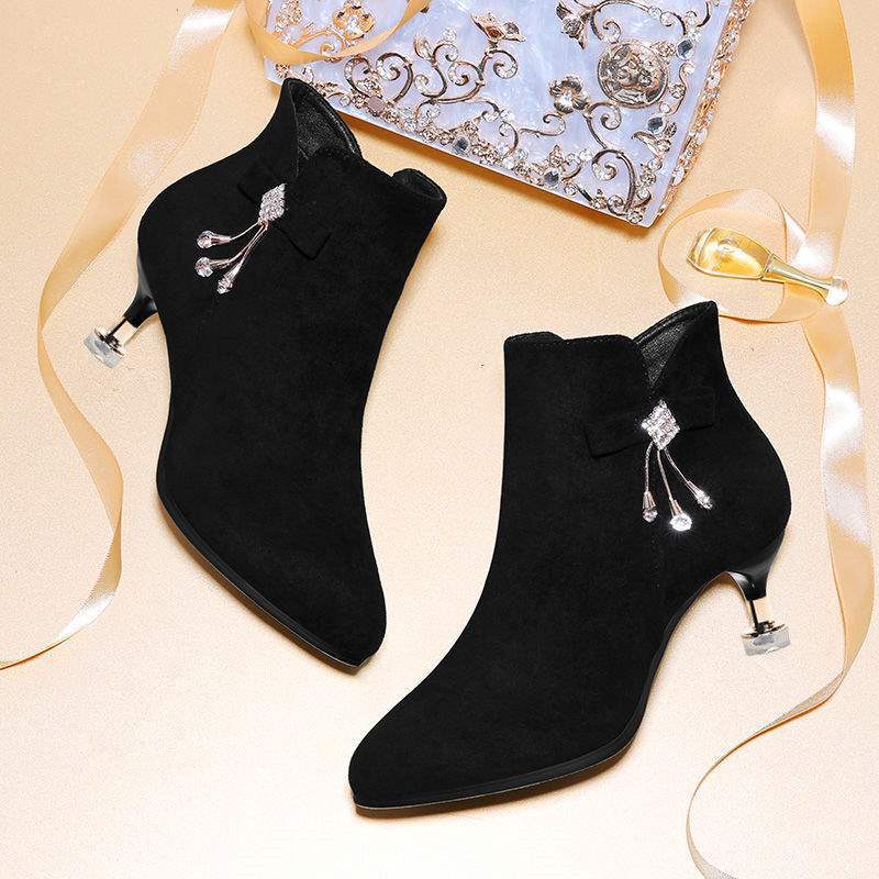 Short Boots Women's New Velvet Pointed Women's Shoes Autumn and Winter Medium Heel Short Tube Stiletto High Heels Martin Boots