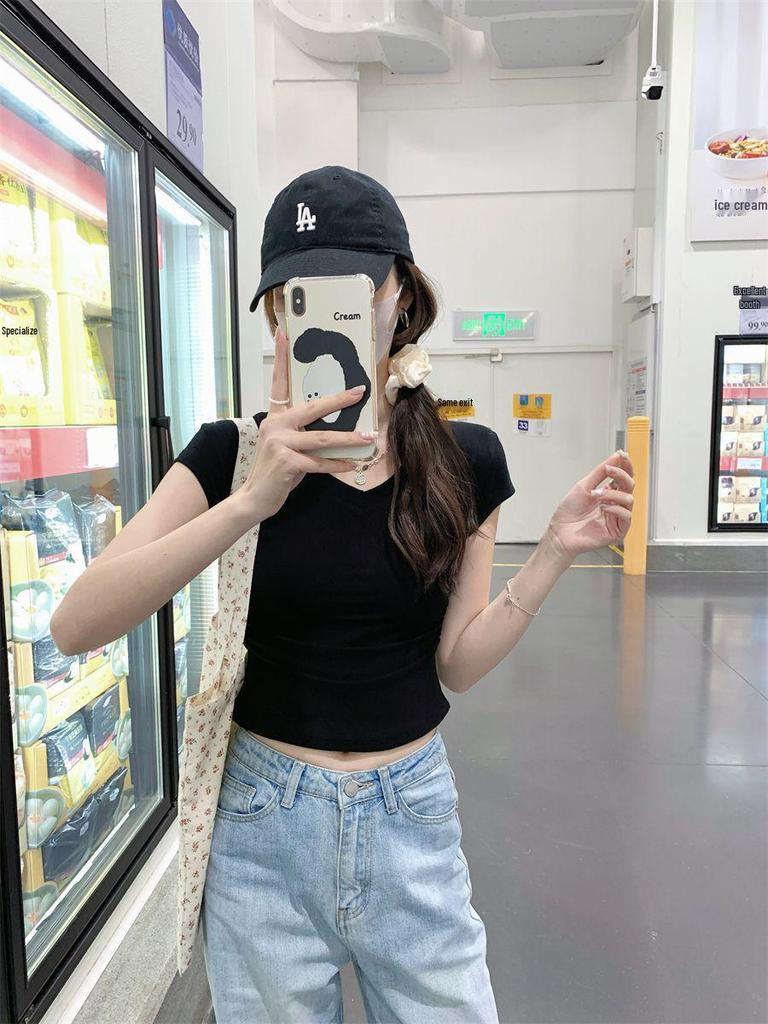 Summer 2025 Women's White V-Neck Pleated Short Sleeve T-Shirt - American Style