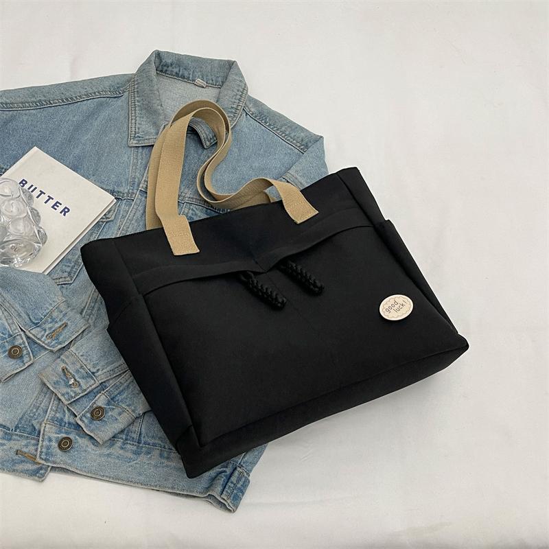 Axelväska med stor kapacitet Kvinnlig resväska Lätt handväska för kvinnor