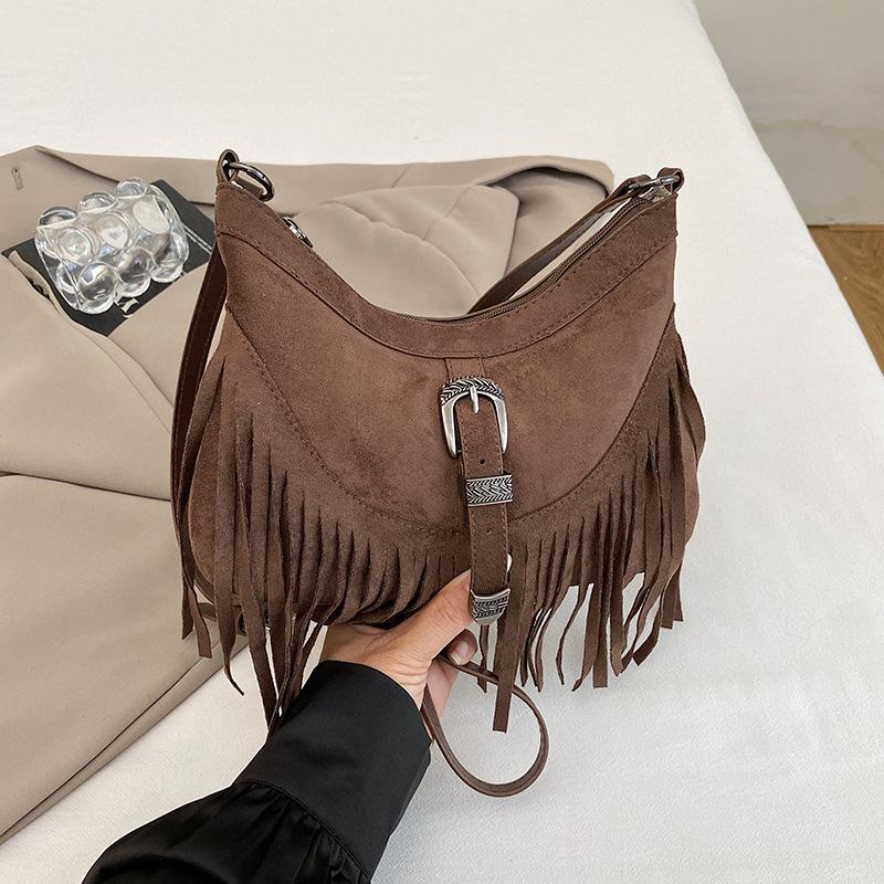 

Нишевая ретро сумка-седло с бахромой, женская, 2025, осень, новая, кожаная, с матовой плечевой сумкой-мессенджером для通勤 кофейный
