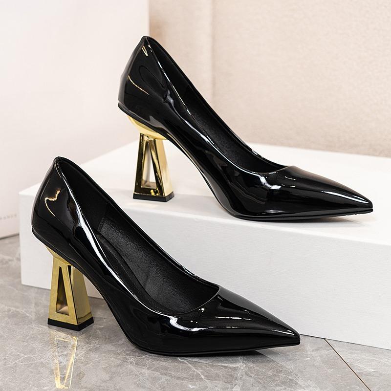 Fashion French Black Premium Temperament Versatile High Heels 2025 New Pointed Toe Block Heel Patent Leather Single Shoes