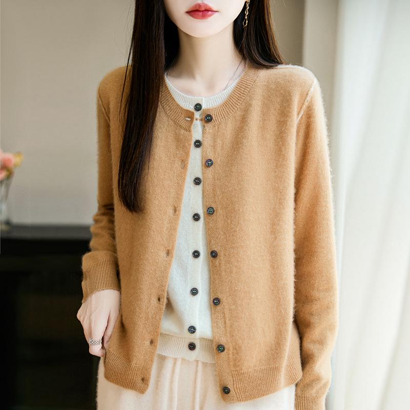 Women's 100% Wool Cardigan: Autumn-Winter Knit Jacket, Loose Fit, Long Sleeve, Versatile Outerwear.