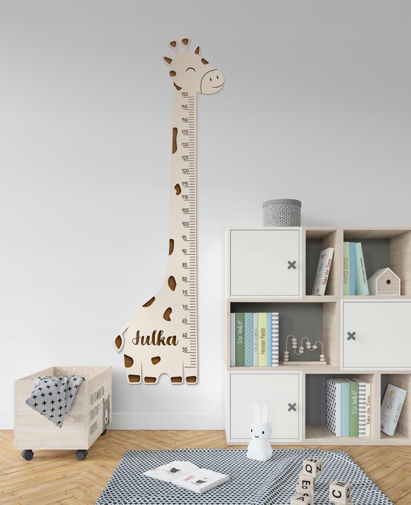 Holz-Höhenmaßband mit Namen für die Wand zur Höhenmessung Giraffe