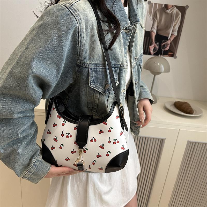 Niche Design Sense Cute Cherry Print Bag Women's 2025 New Large-capacity Versatile Ins Shoulder Bag