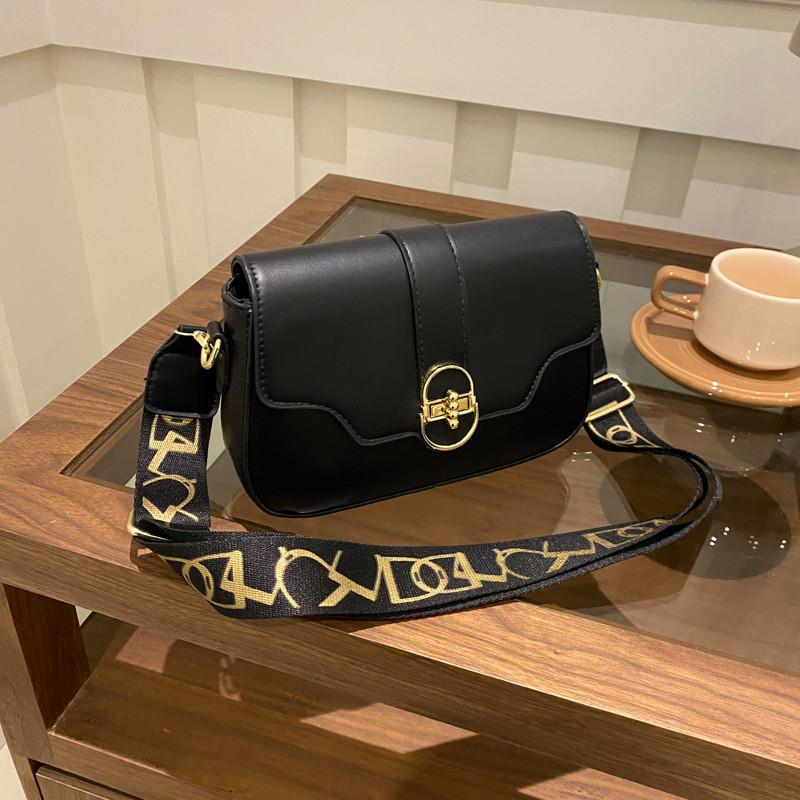 Trendy Small Pu Shoulder Bag For Women 2024 Stylish Lock Buckle Crossbody Bag