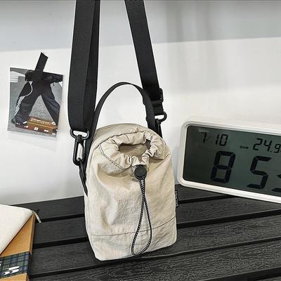 New Trendy Sports Drawstring Mobile Phone Bag Light and Fashionable Commuting Outdoor Leisure Messenger Women's Bag