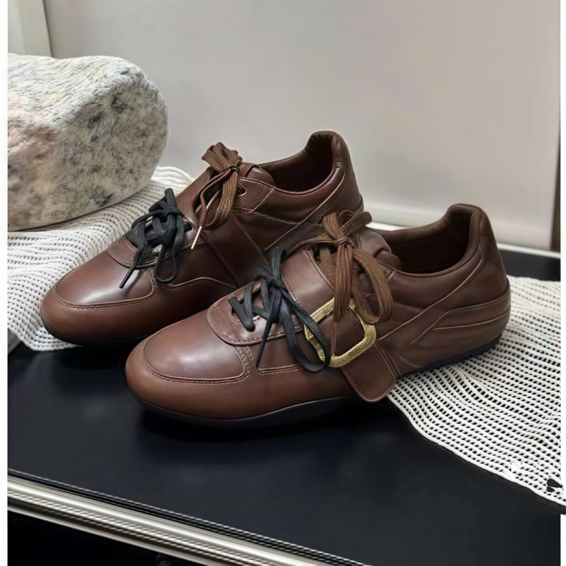

Belt buckle double shoelaces German training shoes women s 2025 autumn new fashion versatile American retro casual thick baseplate shoes 40 темно-коричневого