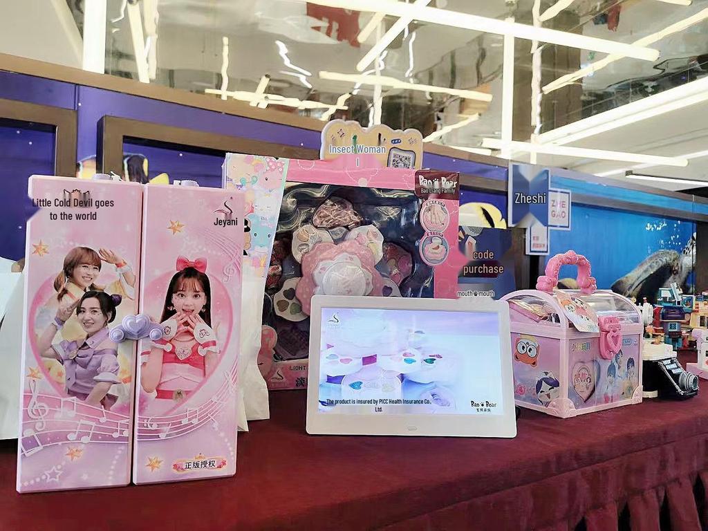 Jieyani Princess Makeup Set for Kids - Pretend Play Kit with Lipstick and Nail Polish