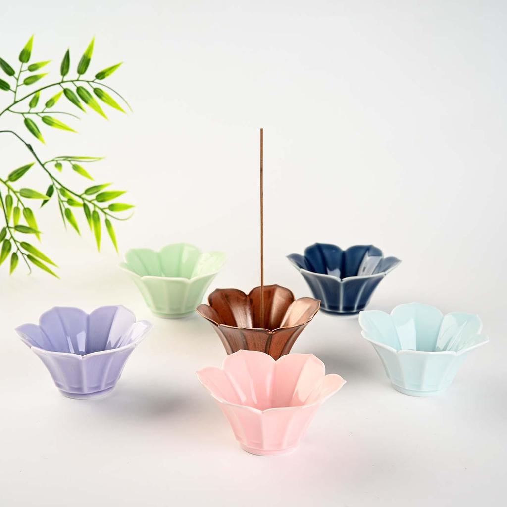 Lotus Ceramic Incense Holder - Creative Sandalwood Burner & Indoor Ornament.