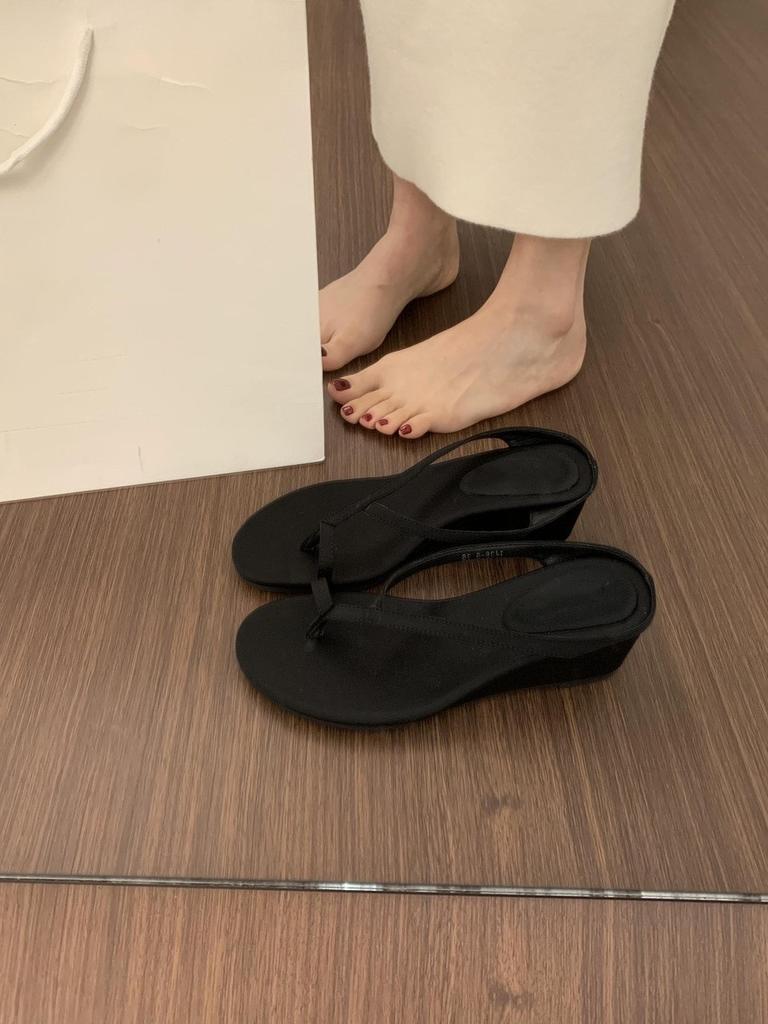 Beautiful temperament, silver toe flip-flops, female summer wear, heel-increasing fairy strap sandals