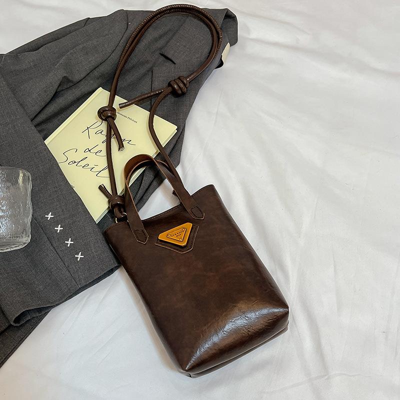 

Висококласна міні-сумка для мобільного телефону Осінньо-зимова нова модна сумка кросбоді для жінок Ins нішева сумка на одне плече