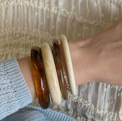 Koreanischer Dongdaemun Minimalistischer Schicker Marmormuster Vintage Acrylarmband für Damen