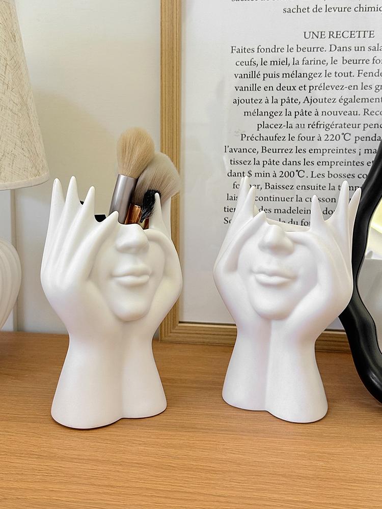 Original Nordic Abstract Face Artistic Makeup Brush Organizer Dresser Top Eye Shadow Eyebrow Pencil Brush Pen Holder Shelf
