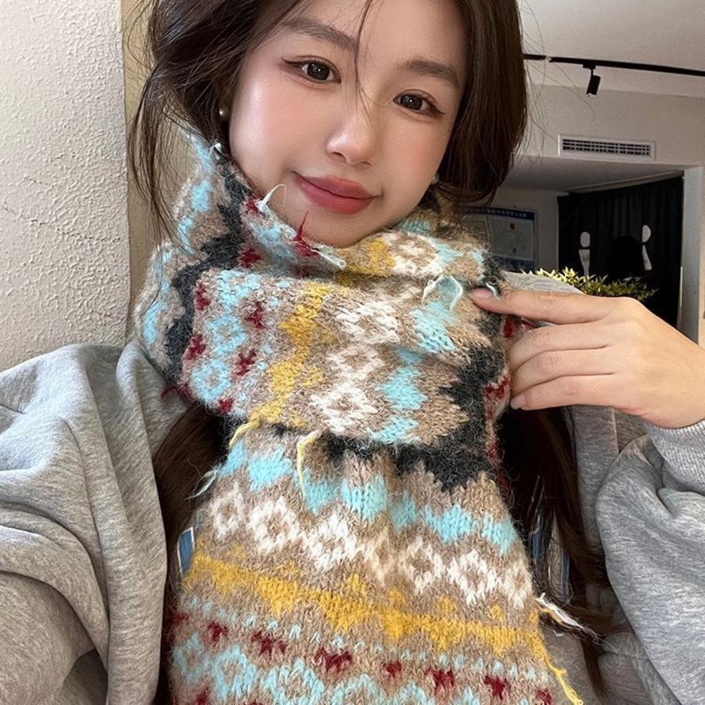 New Korean Version of Fair Island Style Knitted Scarf for Women's Autumn and Winter Advanced Sense of Contrasting Colors and Keeping Warm Atmosphere S