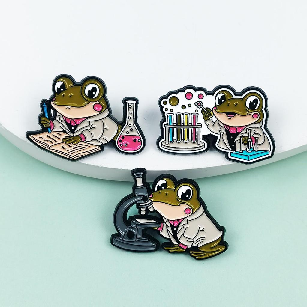 Cute Frog Brooch - Cartoon Debugging Agent Accessory