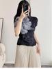 Schickes Batik-Plissee-T-Shirt: Vielseitiges, stilvolles Kurzarm-Top für Damen