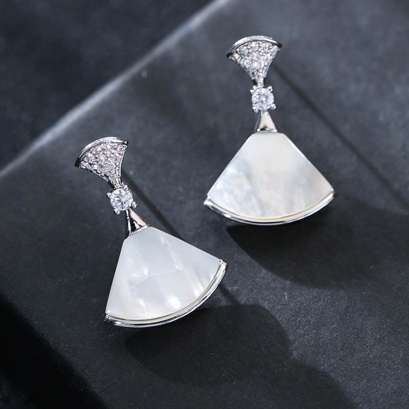 Fan-shaped Shell Rhinestone Earrings: Trendy, Sexy European & American Style Studs In Stock