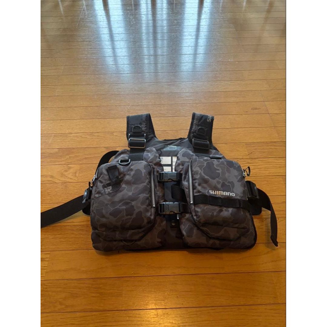 Used SHIMANO camouflage pattern life jacket used only once