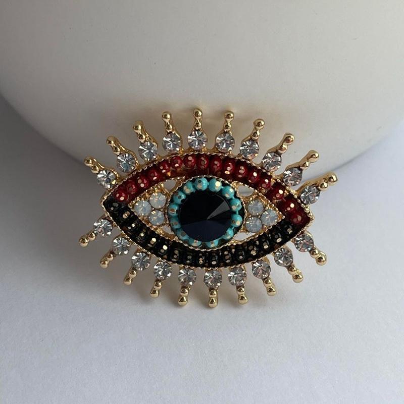 Vintage Classic Eyes Rhinestone Badges Pins For Women Men Exquisite Fashion Retro Casual Crystal Clothing Coat Brooches