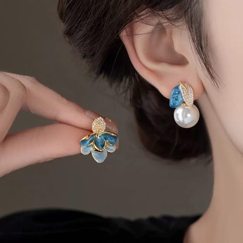 Light luxury high-end enamel drop glaze asymmetrical earrings women's new new Chinese stud earrings exquisite fashion earrings