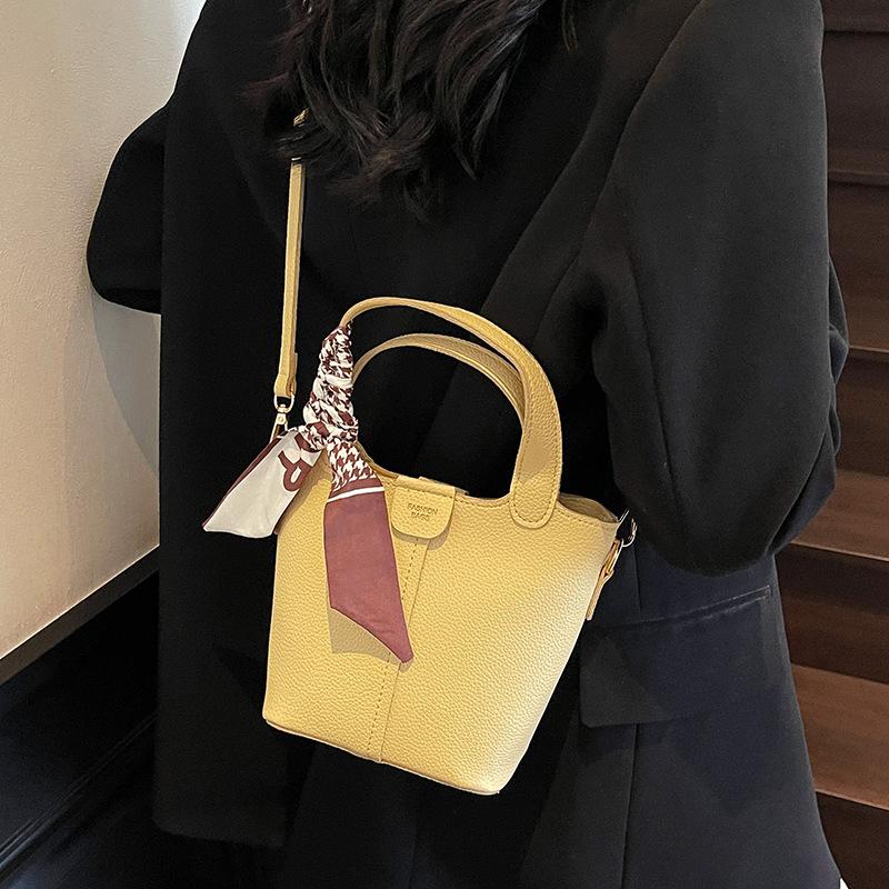 Premium Bag Women's 2025 Summer New Fashion Bucket Bag Versatile Vegetable Basket Niche Hand Bag Messenger Bag