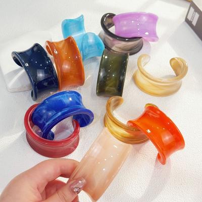 Geometrische konkave Oberfläche Gradient Harz Armbänder für Damen Manschette Offen Armreifen Schmuck Koreanische Mode Einfach Pulseras