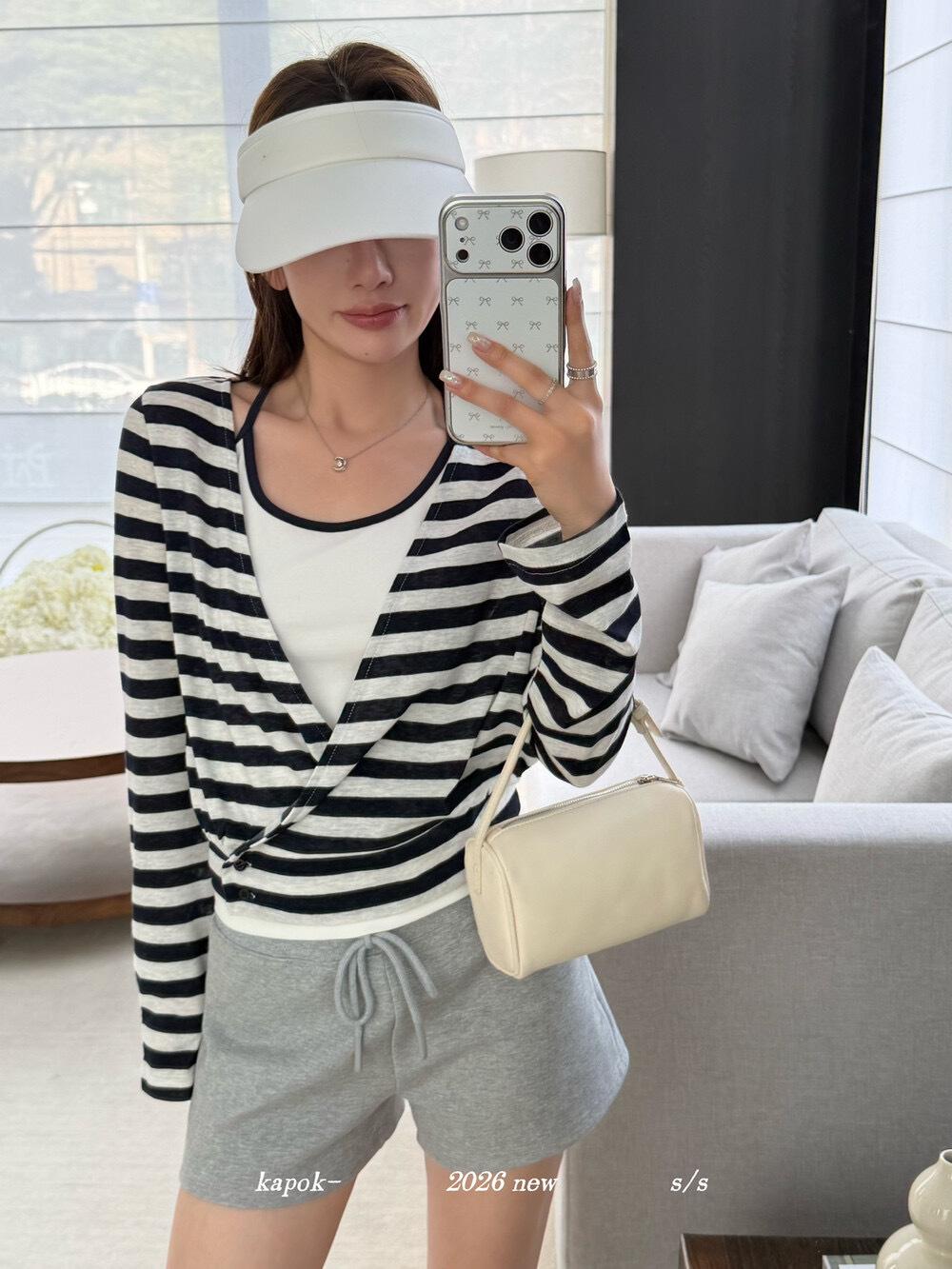

Thirteen Rows: Korean Color Block Striped Long Sleeve T-shirt & Camisole Set Small темно-синий