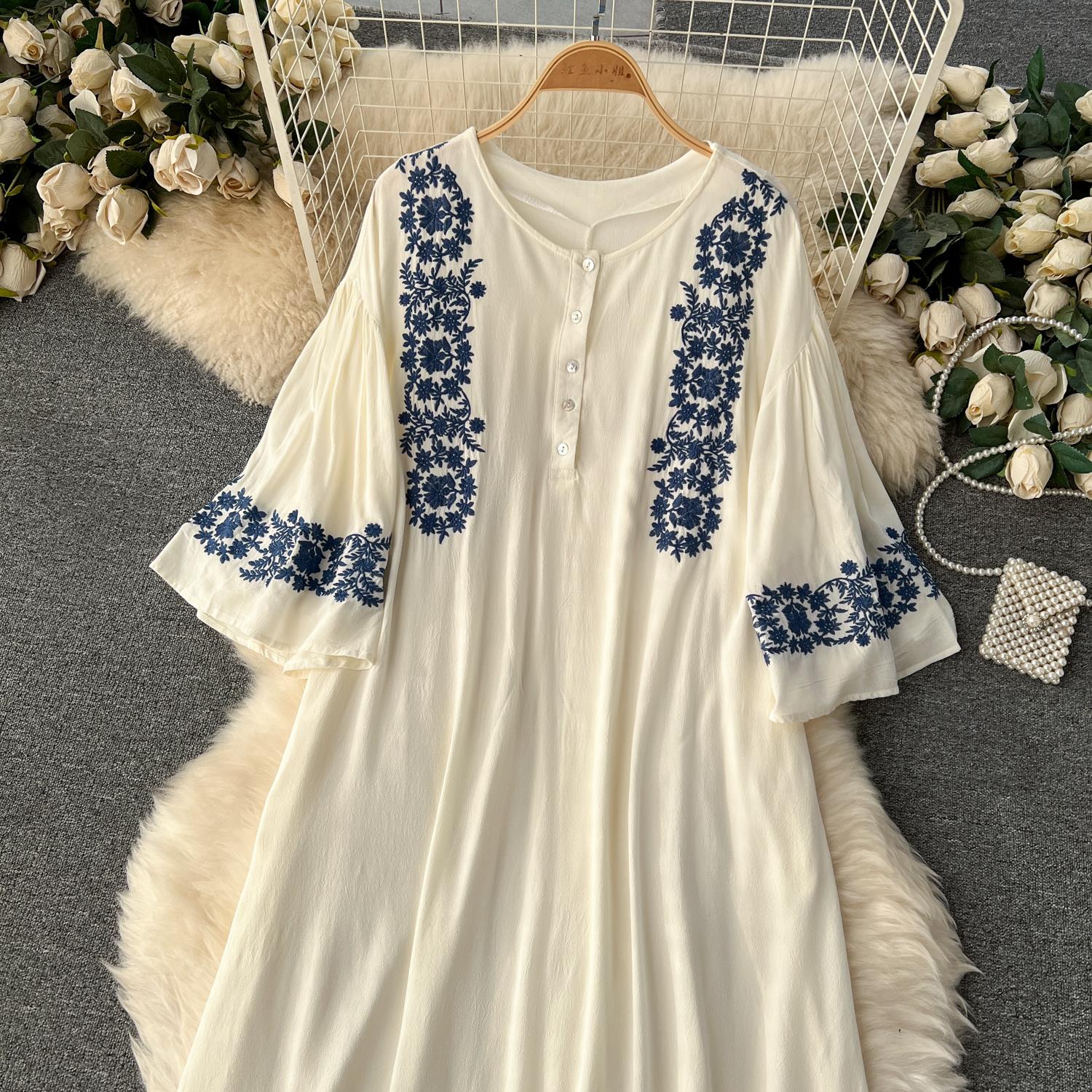 Богемные платья для женщин с круглым вырезом и расклешенными рукавами — фото 8