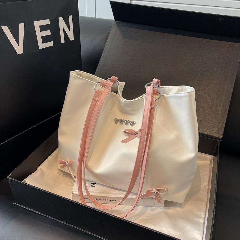 Ballett-Stil Kunstleder-Umhängetasche, Damen-Chic Handtasche mit Schleife und Magnetverschluss