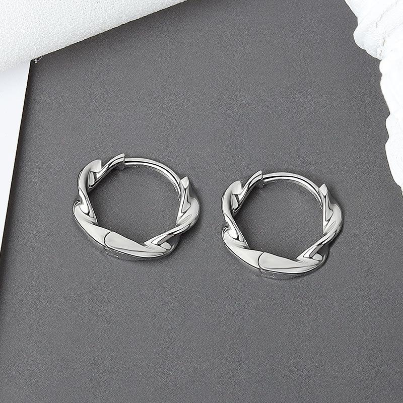 Japanischer Minimalistischer Leichter Luxus Gedrehter Draht Ohr-Manschette Elegantes Linien-Design Knorpel-Ohrring Für Frauen Modeschmuck