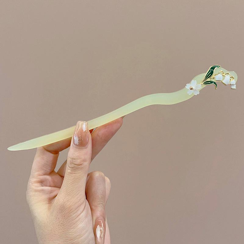 Traditional Sandalwood Hairpin for Chinese Cheongsam & Hanfu Updo