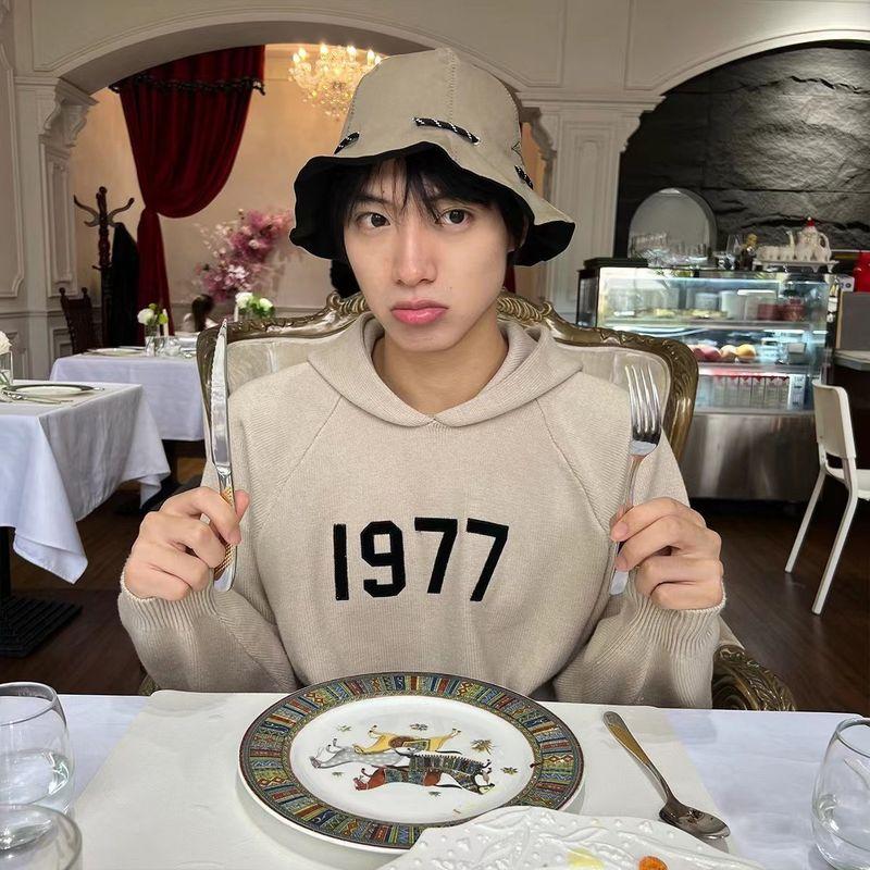 Fog Crazy Essentials Niche American Fashion Brand Autumn and Winter Men's Couple 1977 Hooded Sweater