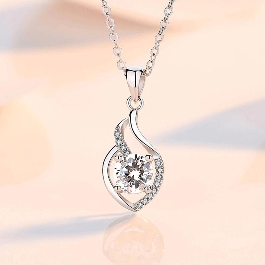 Twisted Teardrop Frame Prong Set Round Cubic Zirconia Pendant Elegant Women Clavicle Sweater Necklace
