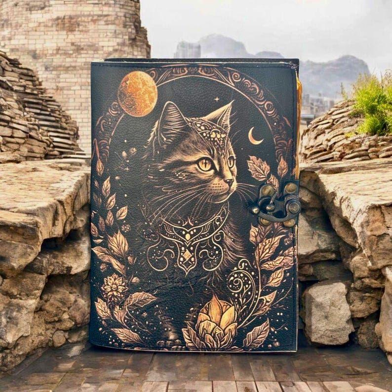 Lädertidning:Katt Handgjord Gotisk Grimoire Skuggornas Bok Tryck, Tom Spådomsbok Himmelsk Katt Läderanteckningsbok Gåva för Honom Henne