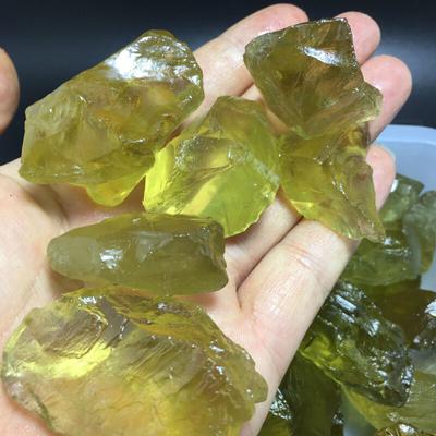 Bellissimi esemplari di cristalli minerali grezzi di topazio naturale del Brasile da 100 g, decorazione, regalo