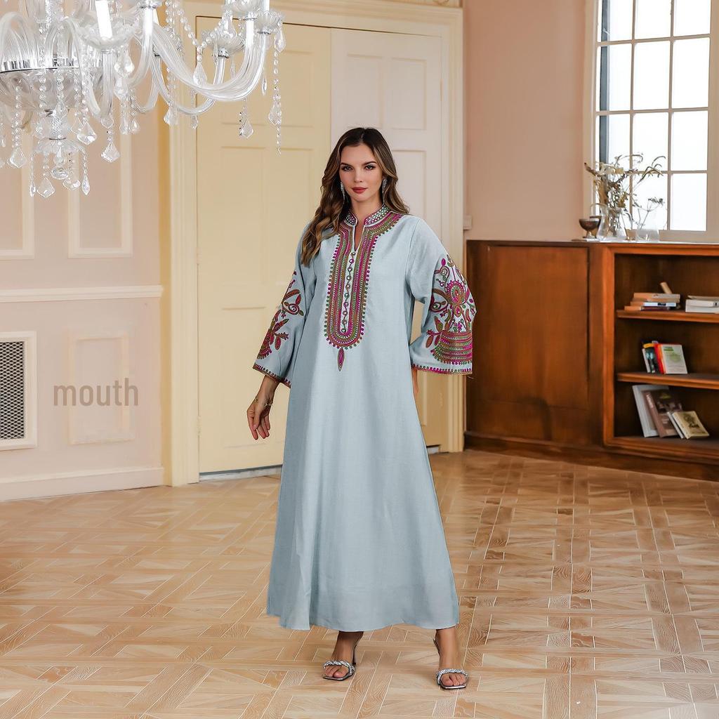 "Luxury Women's Embroidered Abaya Robe - Middle Eastern-Style Evening Dress"