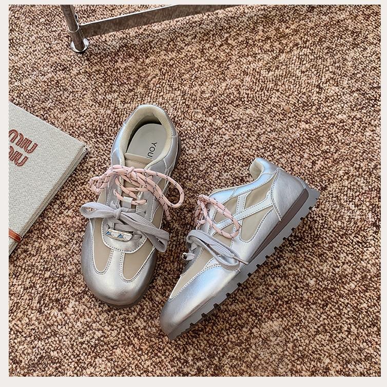 Europese goederen verhogen de hoogte van Duitse trainingsvaderschoenen 2025 vroege herfst nieuwe leren zachtzool muffin schoenen damesschoen Forrest Gump casual schoen