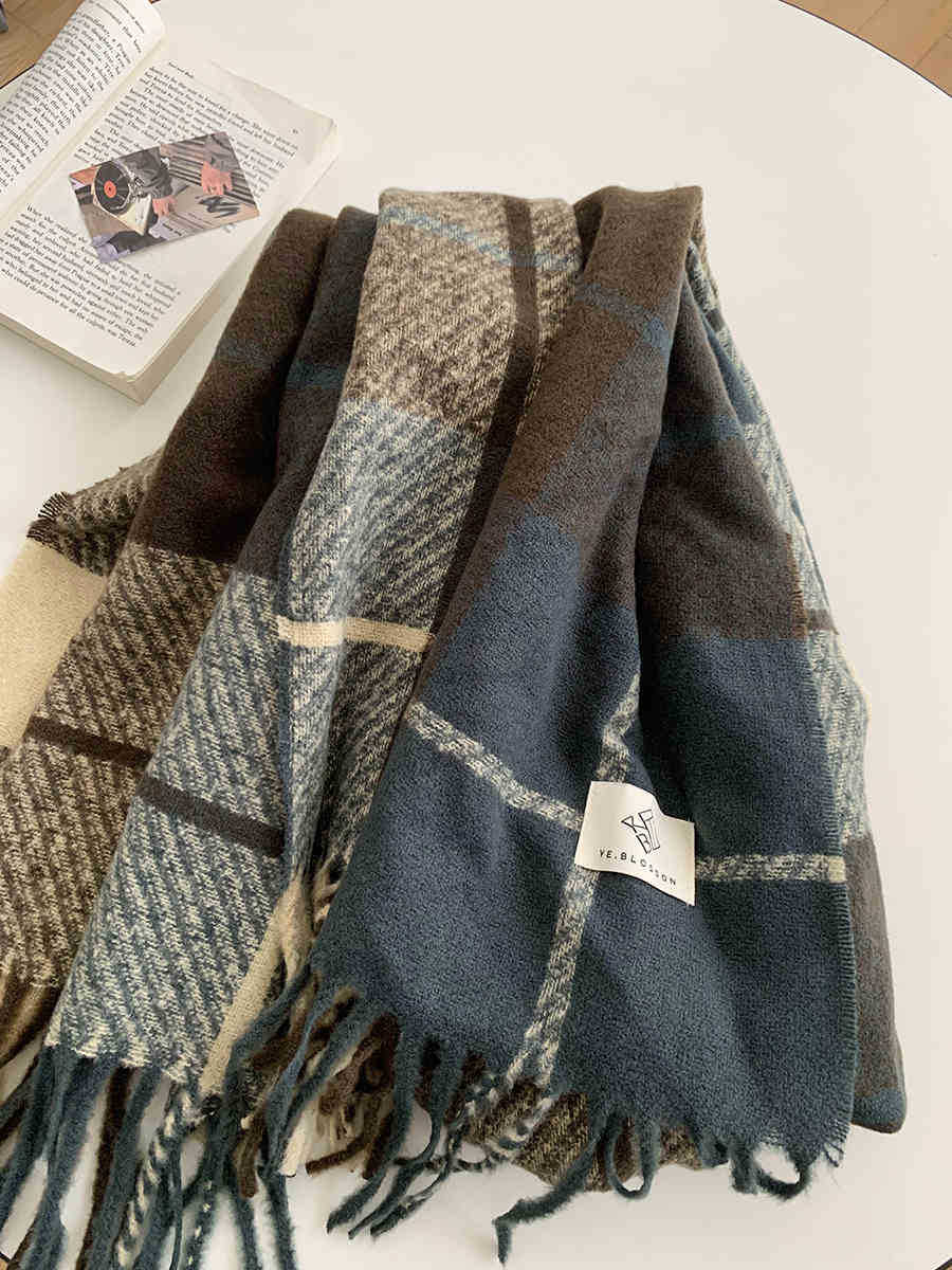 

Warm Plaid Scarf Couple Shawl Vintage Contrast Check Tassel Scarf Women