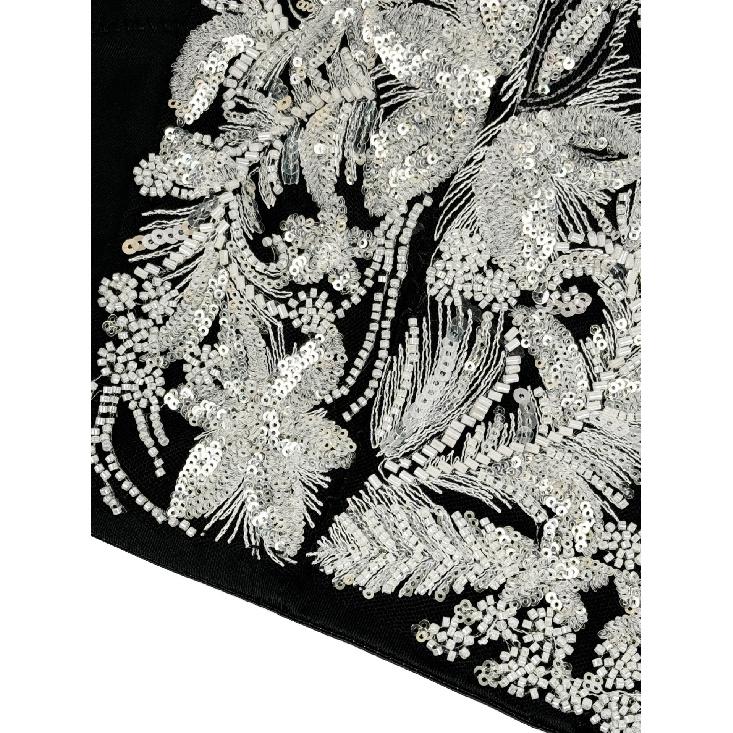 Korsetai, madingi ir elegantiški moteriški drabužiai