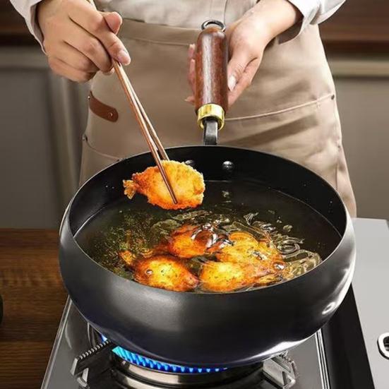 Forged Iron Wok with Wooden Lid Nonstick Skillet Pot Even Heating Fry Pan for Gas Stove Induction Cooker Ergonomic Handle Cooking Pot