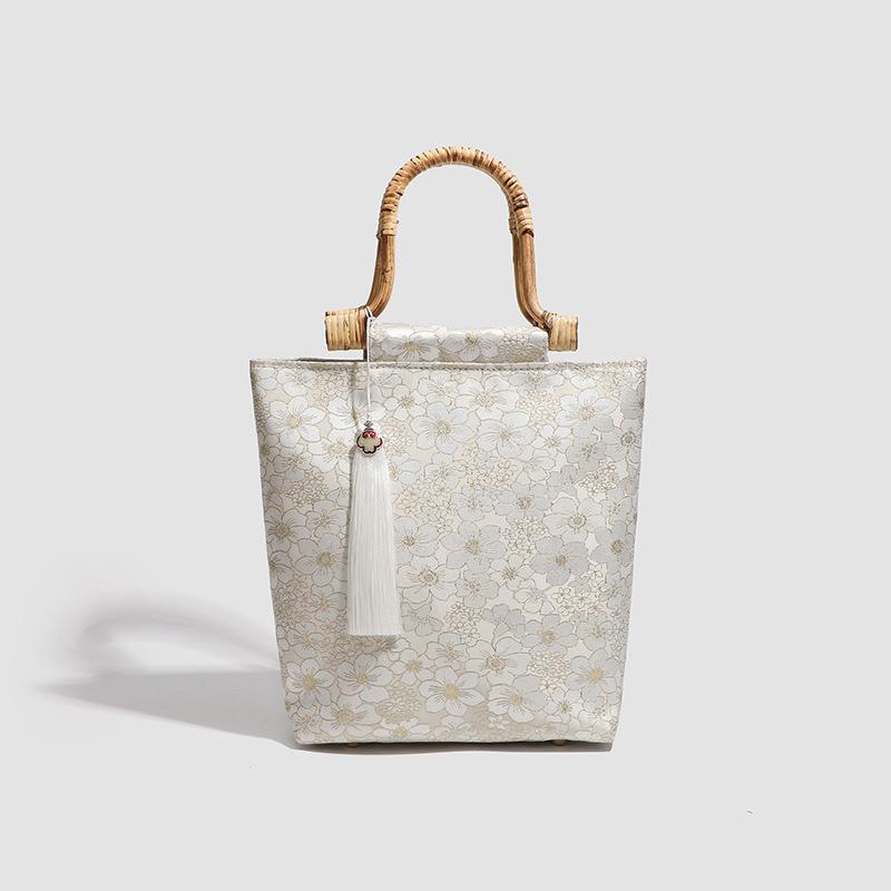 

2025 лето новый зарубежный стиль новый китайский ретро бамбуковая сумка ручной работы бабочка ципао ханфу сумка под мышку