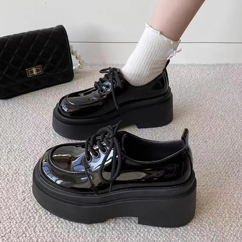 Nuevos mocasines de moda para mujer, nuevos zapatos planos con plataforma negros de primavera, mocasines para mujer, zapatos náuticos sin cordones, zapatos Oxford de cuero informales de diseñador