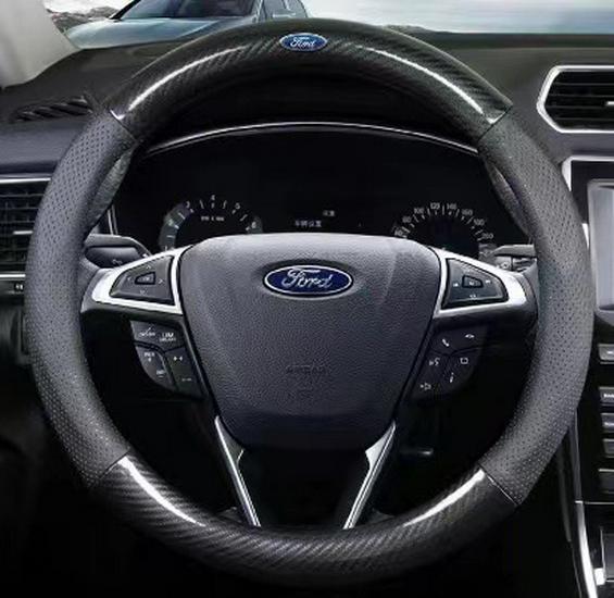 Stylish Breathable Carbon Fiber Steering Wheel Cover with D-Type Design