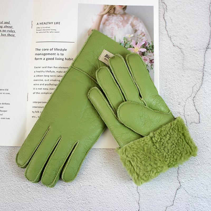 2020Sheepskin Fur Gloves Women Thickened Winter Warmth Outdoor Windproof Motorcycle Riding Color Leather Finger Gloves