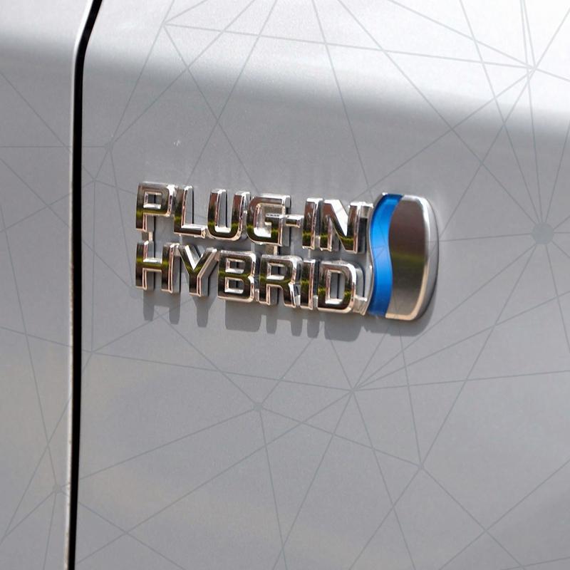 Badge Ibrido Plug-in in Metallo 3D per Auto Adesivo Emblema Bagagliaio Posteriore Auto DECORAZIONE LOGO Per Toyota RAV4 Corolla Yaris Camry Prius Levin C-HR